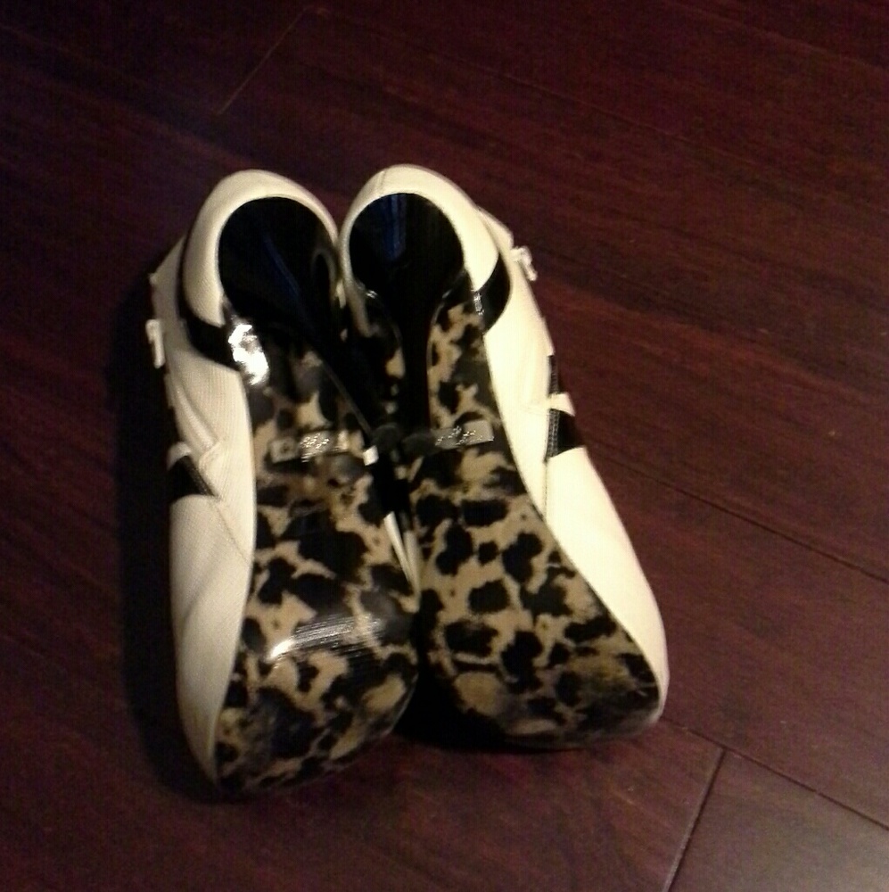 Shoes - Picture 3 of 3